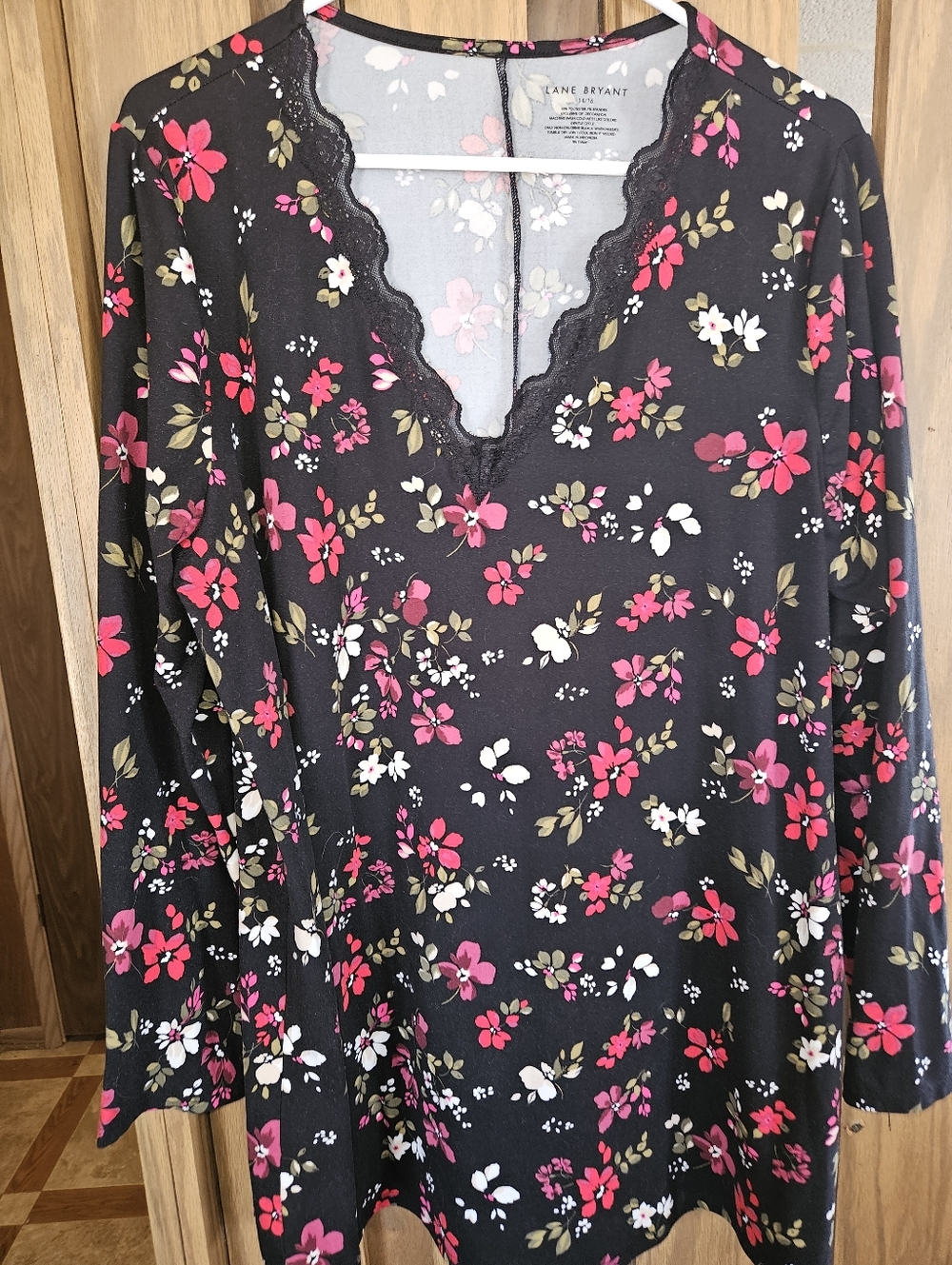 Lane Bryant Sz 14/16 Lce-Trim Swing Tunic, Black Floral Print